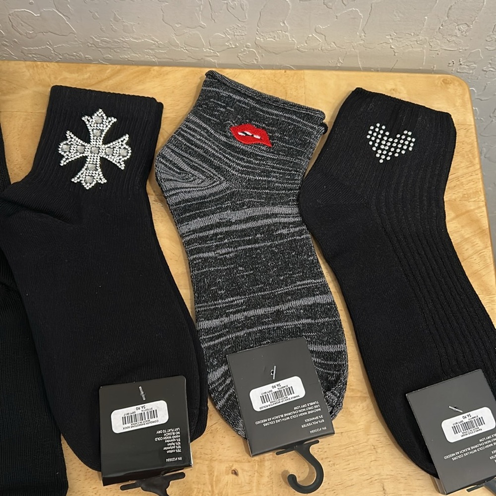 Hot Topic Socks Bundle (4 pairs) - Picture 7 of 16